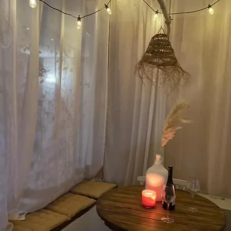 Lägenhet Charming Air-conditioned One-bedroom 150m From Cavaliere