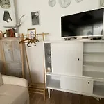 Charming Air-conditioned One-bedroom 150m From Cavaliere