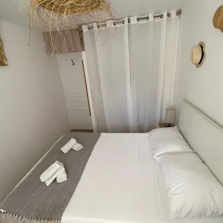 Charming Air-conditioned One-bedroom 150m From Cavaliere * 르 라방두