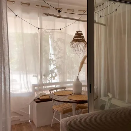 Charming Air-conditioned One-bedroom 150m From Cavaliere * Le Lavandou